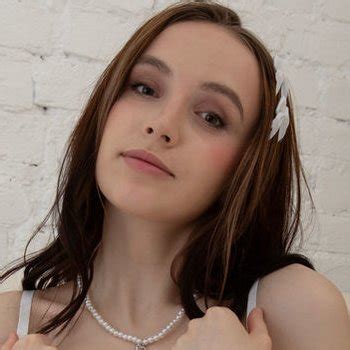 Erika Mori Babe Page Watch This Supermodel On Freeones