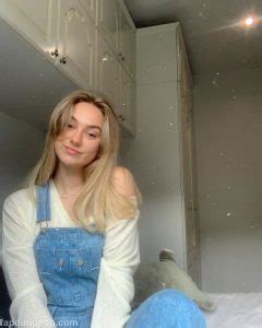 Amateur Busty Cute Blond Fapdungeon