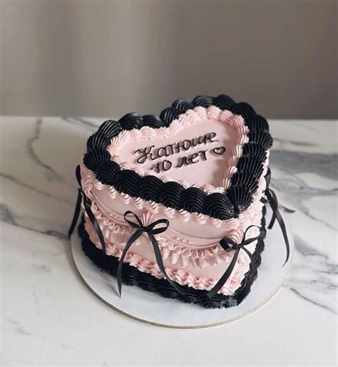 pink  black heart shaped cake