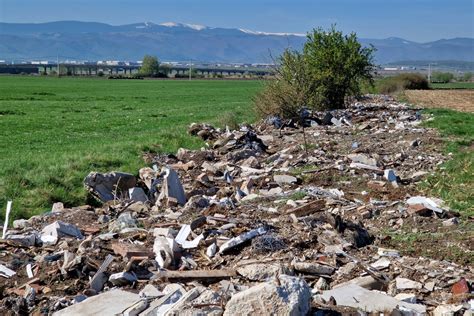 Dezastru Ecologic Pe Un C Mp De La Marginea Sibiului Sute De Tone De