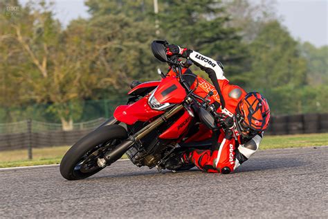 Bike Exif Middleweight Naked Bikes Guide