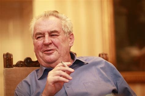 Pusťte si video performance skupiny Pussy Riot poradil Zeman posluchačům Česko Lidovky cz