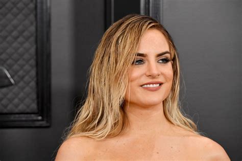 Joanna Levesque Sexy Legs Hot Celebs Home