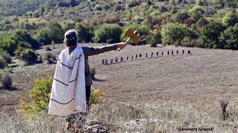 Двойната брадва - GOLDEN ROSE