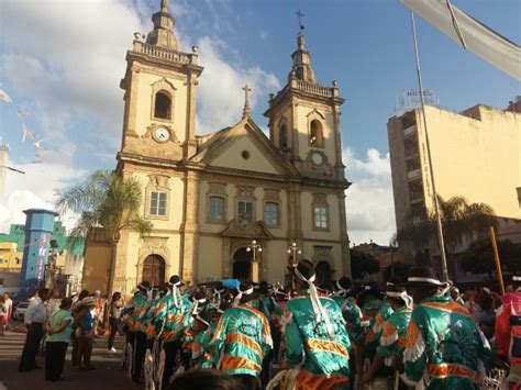 Excursão Festa de São Benedito Aparecida cortejos de congadas em