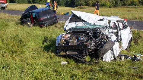 Main Kinzig Kreis J Hrige Autofahrerin Stirbt Nach Frontal Crash