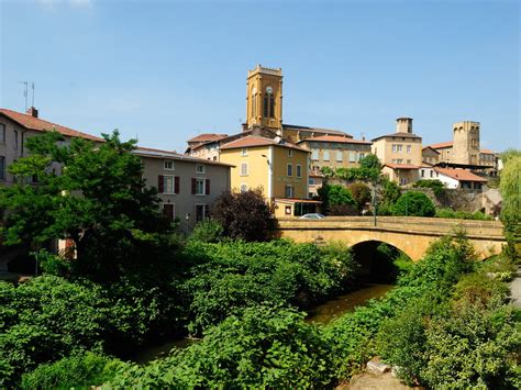 L Arbresle Rhône Le Pont sur la Brévenne le clocher et Gilles