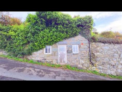 I Turned This Abandoned Tiny House Into A Cosy Tiny Home Youtube