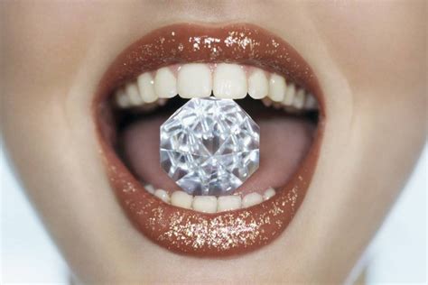 Vibrador de milhões Confira alguns dos sex toys mais caros do mundo Metrópoles