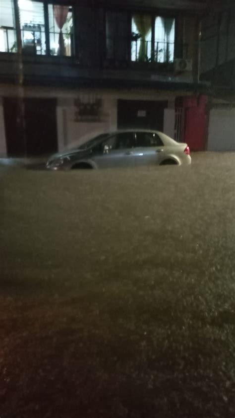 Fuertes Lluvias Provocaron Inundaciones En Quepos Video La Teja