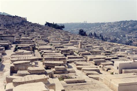 Ancient Jewish Cemetery on Mount of Olives in Jerusalem Editorial Stock Image - Image of funeral ...