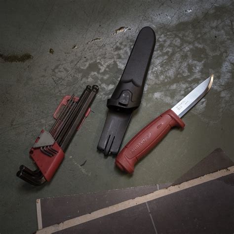 Morakniv Basic 511 (C) - Red | Morakniv