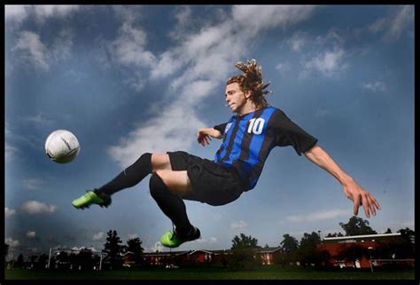 Soccer Portraits Clay S Daze Soccer Poses Football Poses Sport