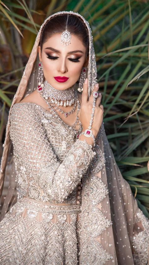 Pin By 👑mar U J👑 On Bridal S In 2020 Pakistani Bridal Makeup Bridal