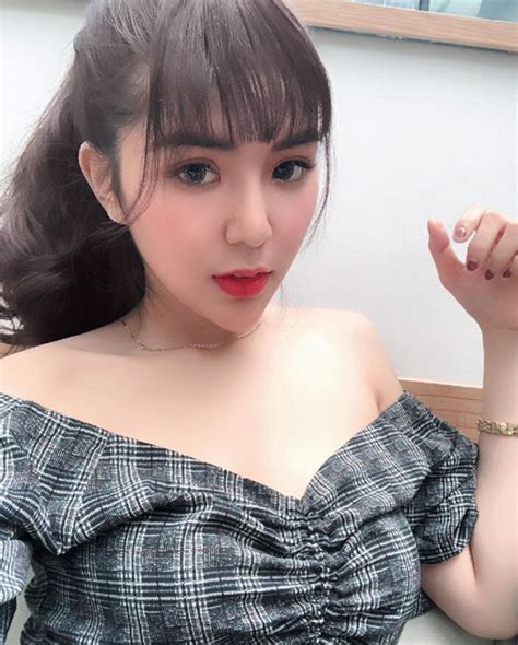 Chị gái hot girl Việt Người xinh đẹp người thần thái sang chảnh đúng chuẩn con nhà người ta