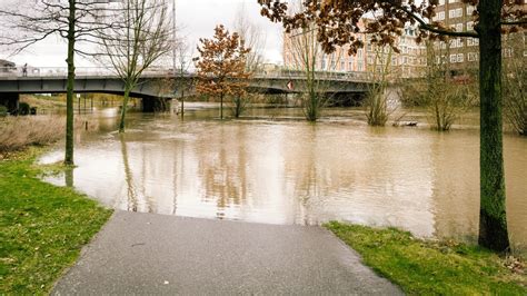 Wegen Dauerregen: Landkreise in Niedersachsen warnen vor Hochwasser ...