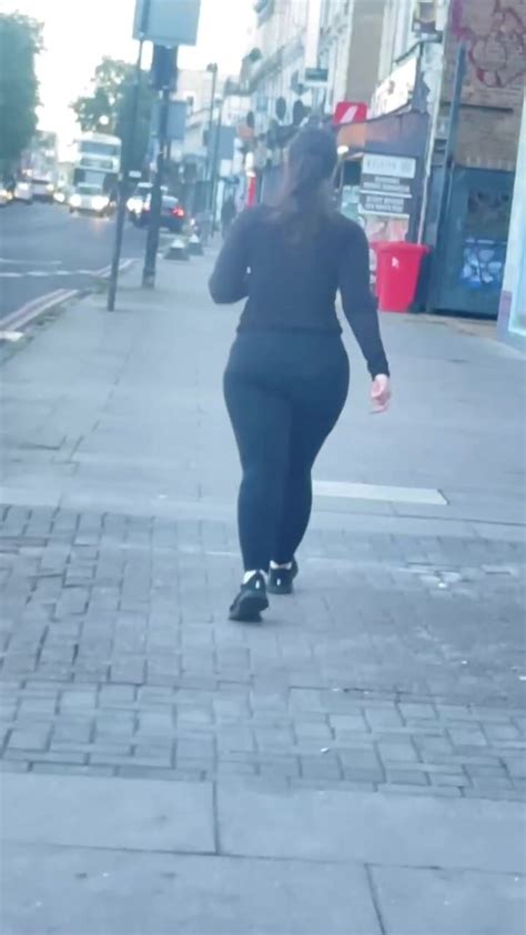Big Ass Pawg Walking In Leggings ThisVid