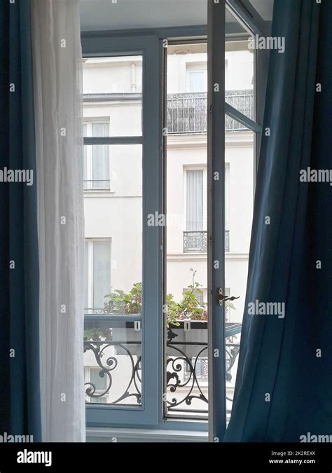 Apartment Building Window Stock Photo Alamy