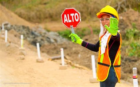 As Avanza La Construcci N De La Carretera De Concreto Hidr Ulico De