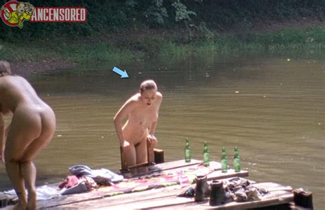 Naked Amiee Cox In Dark Harvest