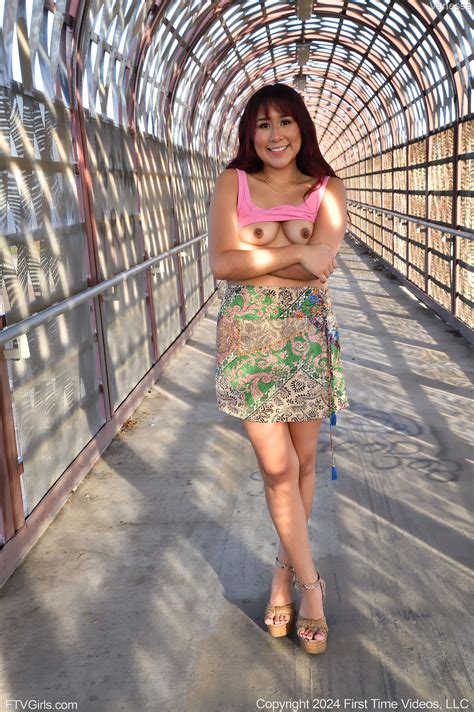 Vanessa Nude In Requisite Dressy At FTV Hunter