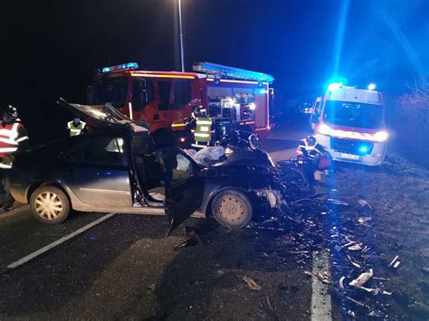 Maconge Violent accident entre deux véhicules une des victimes est