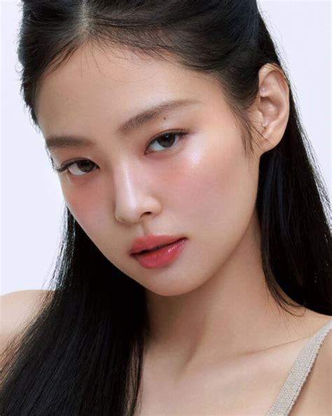 Hera Sensual Nude Balm Gloss Ft Blackpink S Jennie