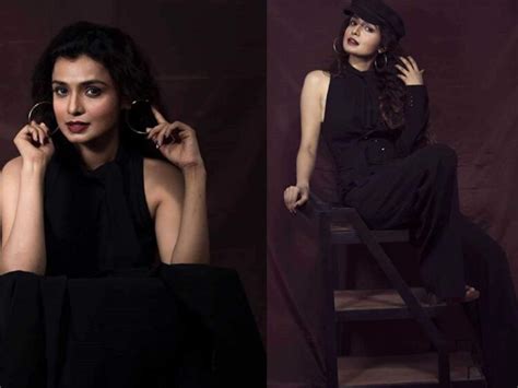 Hot Sexy Mayuri Deshmukh Bikini Pics