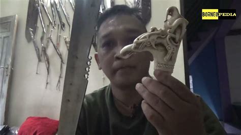 ukiran hulu mandau  tanduk luar biasa youtube