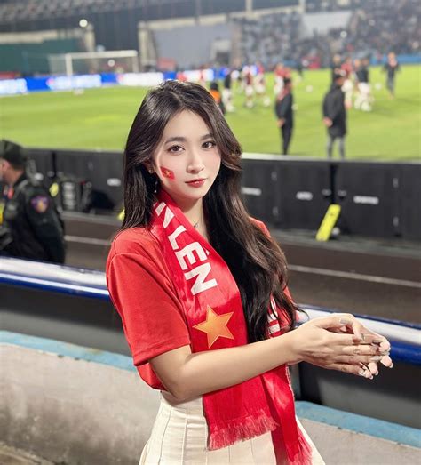 Dàn hot girl thể thao đặt cửa ĐT Việt Nam thắng Thái Lan trên sân nhà