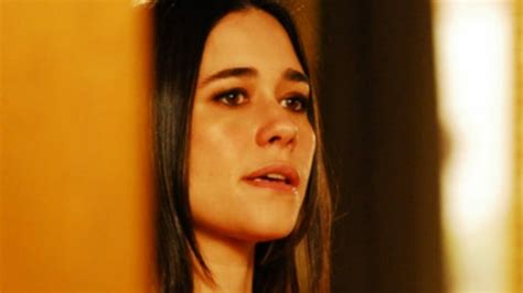 Paraíso Tropical Cássio se choca ao descobrir plano de Taís de se casar amigo gay