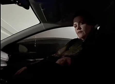 Curvaceous Mature Gets Picked Up Working The Vegas Strip Hotntubes