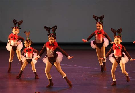 Tiare Escuela De Danza Celebra Festival Navideño