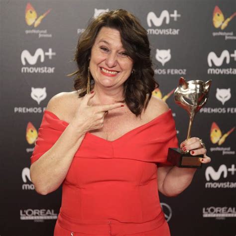 Adelfa Calvo Con Su Premio Feroz Gala Y Alfombra Roja De Los