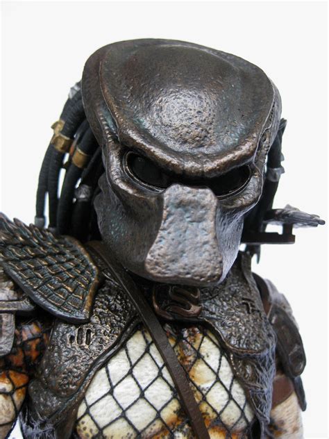 Desmond Collection Hot Toys City Hunter Predator In Predator Pt