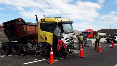 Un Lesionado Por Choque Por Alcance Entre Dos Camiones En Ruta 5 Norte