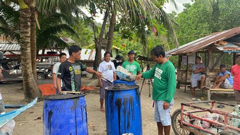 Watch Fishermen In Oriental Mindoro Collect Drums Worth Of Spilled Oil