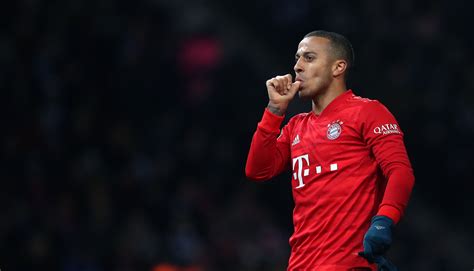 liverpool agrees deal  bayern munichs thiago alcantara daily sabah