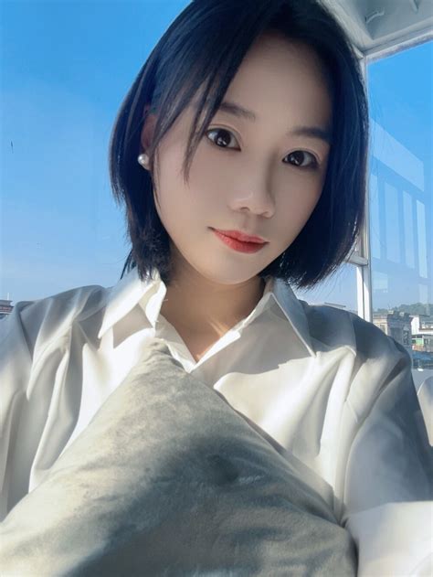 Eliza E Webcam Model LIVEHDCAMS One Live Sex Cams Live HD Cams XXX