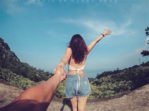 Bộ ảnh cực hot của cặp đôi Việt nắm tay nhau đi khắp thế gian Báo Dân trí