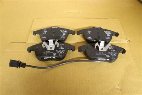 BRAKE PADS SET 8K0698151F New genuine Audi part | Deutsche Parts