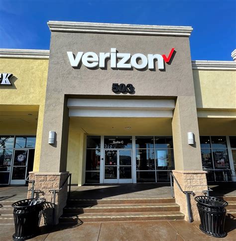 Fullerton, California: Verizon Store