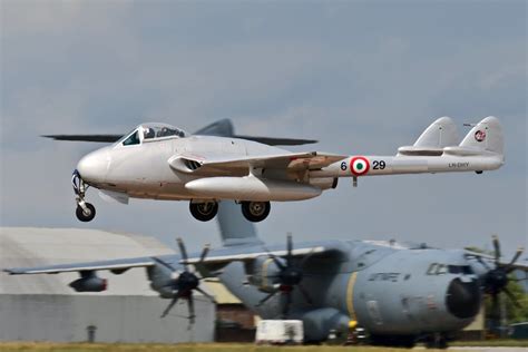 De Havilland Vampire Fb Ln Dhy James Thomas Flickr