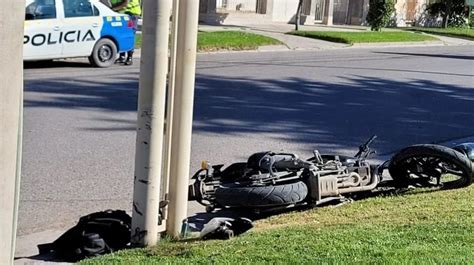 Motociclista Perdi La Vida Al Chocar Contra Un Poste Mejor Informado