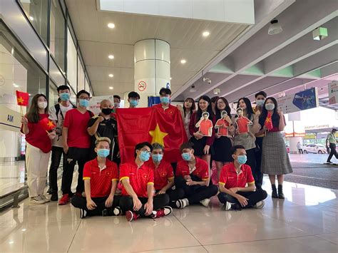 Được các hot girl bủa vây cùng thiên thời địa lợi thế này Liên Quân VN quyết tâm giành HCV SEA