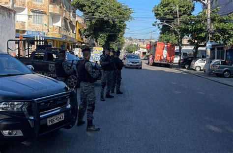 Confronto entre bandidos e polícia deixa ao menos 11 mortos no Rio