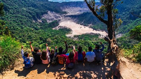 Hiking Jam Ke Puncak Gunung Tangkuban Perahu Mdpl Youtube