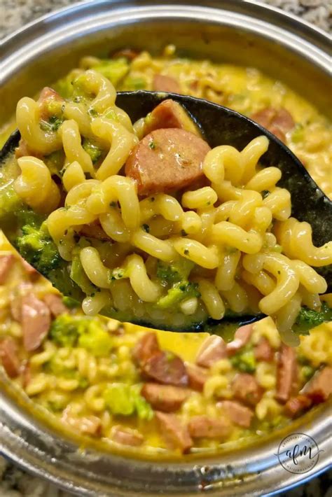 One Pot Dinner With Knorr Cheddar Broccoli Pasta And Smoked Sausage