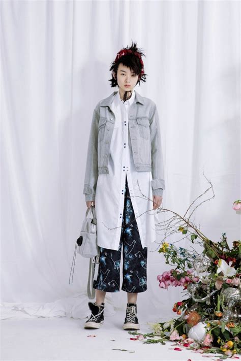 Babyghost 2019春夏高级成衣lookbook 天天时装 口袋里的时尚指南