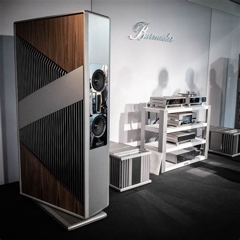 Burmester set up with the new 159 Mono Power Amplifier and BC350 ...